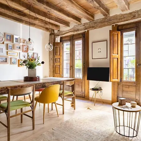 Aston - Todo El Encanto Del Casco Viejo De