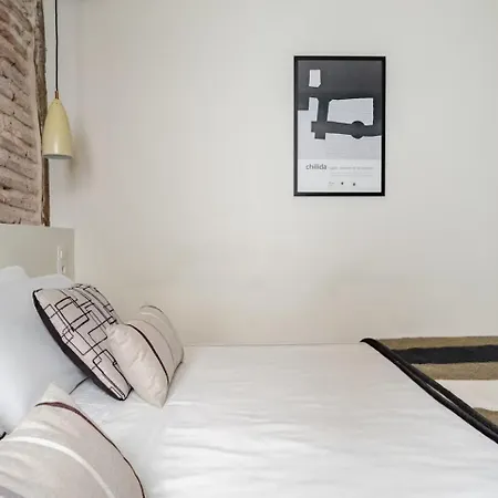 Aston - Todo El Encanto Del Casco Viejo De Bilbao