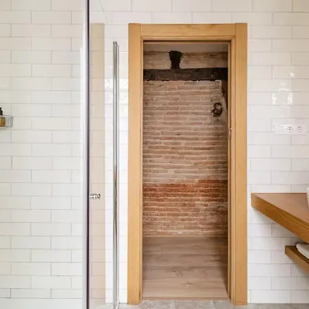 Aston - Todo El Encanto Del Casco Viejo De * Bilbao