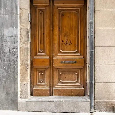 Aston - Todo El Encanto Del Casco Viejo De Apartman