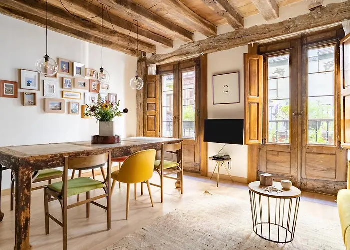 Aston - Todo El Encanto Del Casco Viejo De