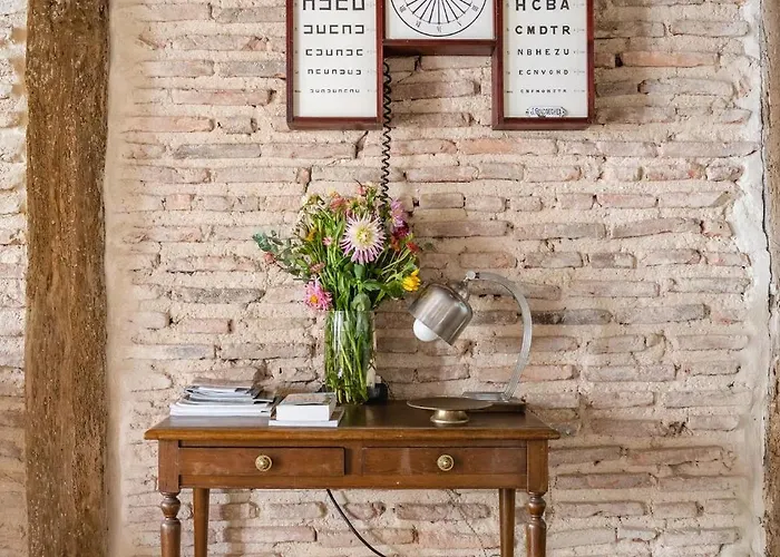 Aston - Todo El Encanto Del Casco Viejo De Apartmán *