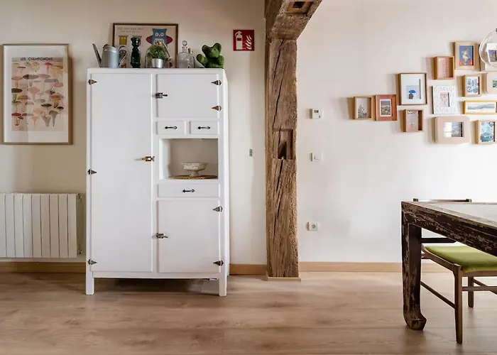 Aston - Todo El Encanto Del Casco Viejo De *