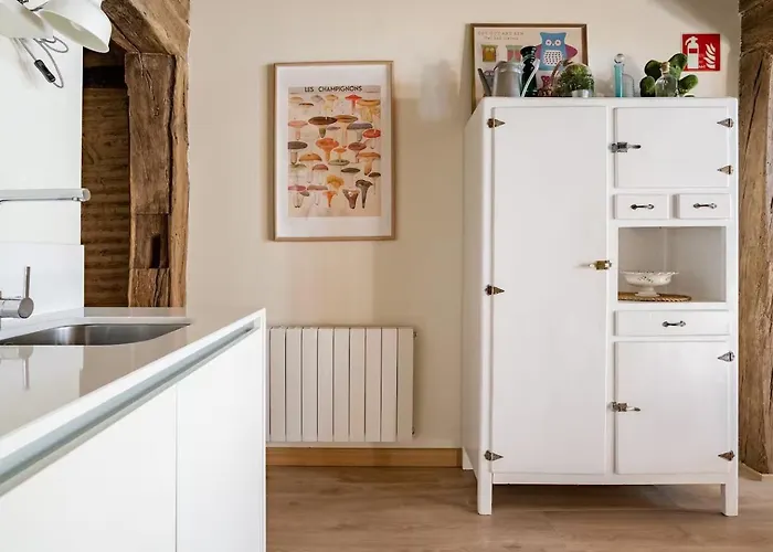 Aston - Todo El Encanto Del Casco Viejo De * Bilbao